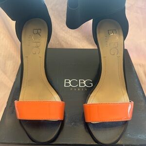 BCBG Women's Black and Orange Heels